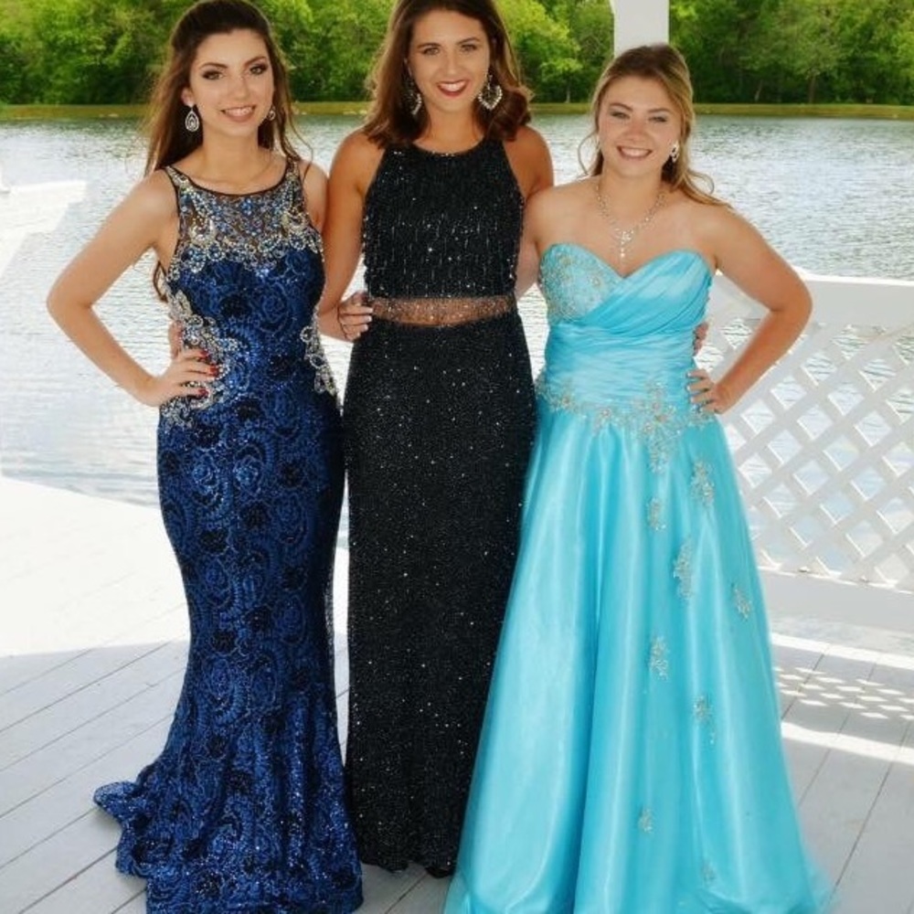 Beautiful black prom/pageant gown