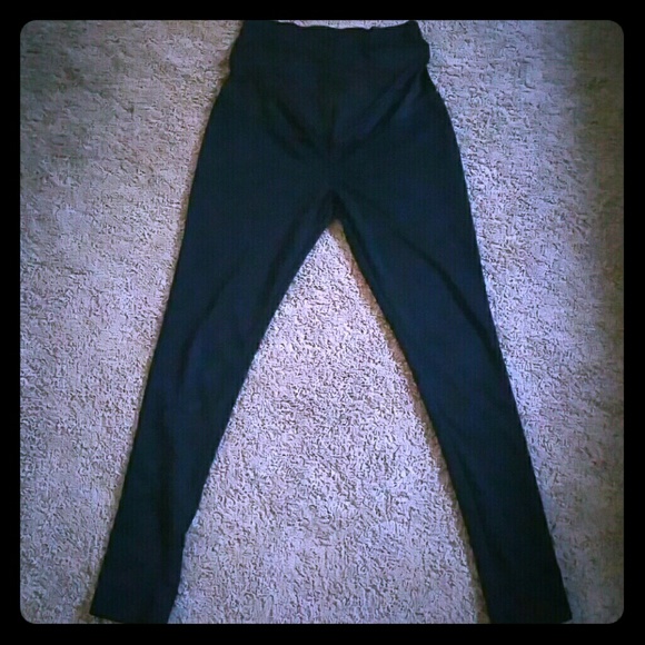 Liz Lange maternity leggings