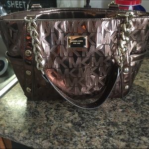 MICHAEL KORS LIKE NEW GOLD METALLIC PURSE