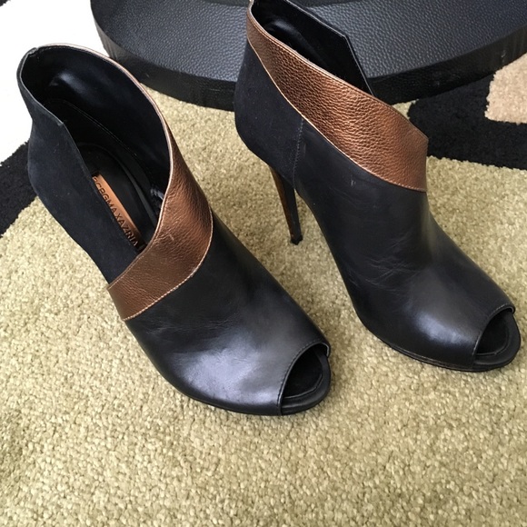 BCBGMaxAzria peep toe booties. Size 6