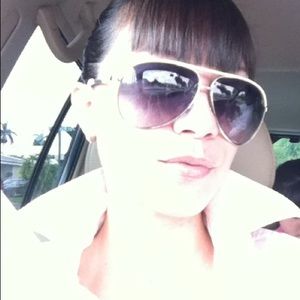 Meet your Posher, Yalien