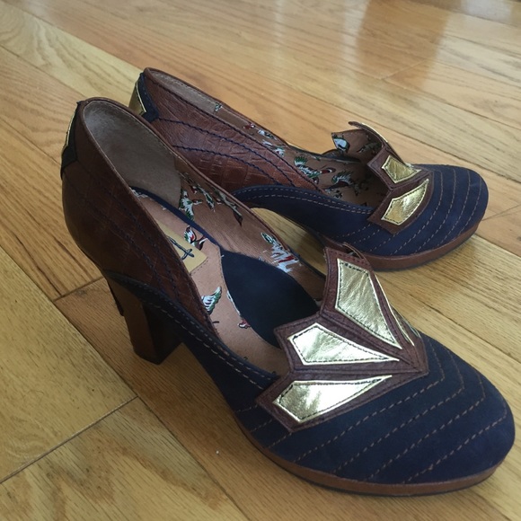 Beautiful Vintage-Inspired Heels