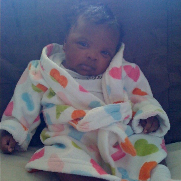 Meet your Posher, CassNè - Picture 2 of 5