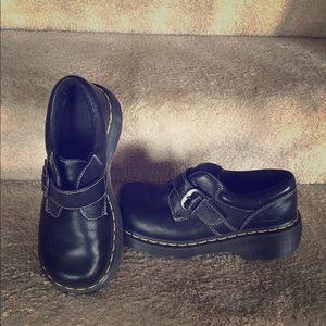 Dr Marten black leather shoes Sz 7