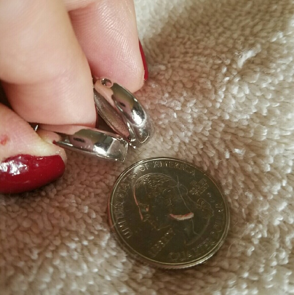 🔥NIB Genuine Silver Chunky Hoop Earrings🔥