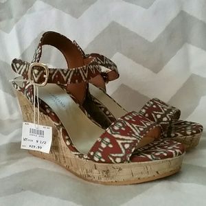 Christian Siriano Patterned Wedges NWT sz 9.5