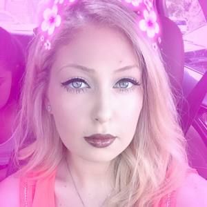 Meet your Posher, Nora