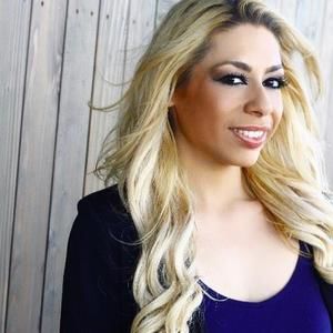 Meet your Posher, Raquel