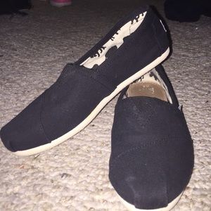 Black toms