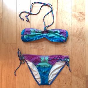 🌴🌊 Billabong tie-dye bandeau bathing suit