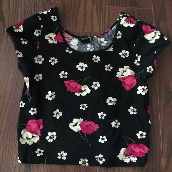 Floral crop top 🌺