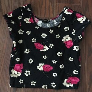 Floral crop top 🌺