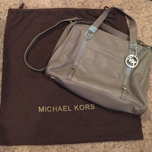 Grey Michael Kors purse in great condition