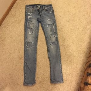 Skinny jeans with holes