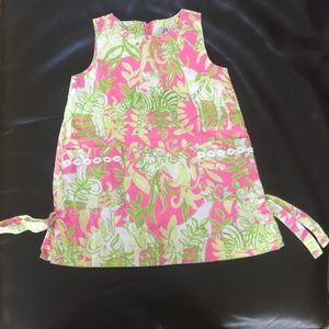 Cute dress with bright colors, great for going out