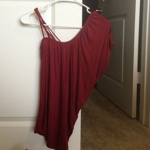 One shoulder top