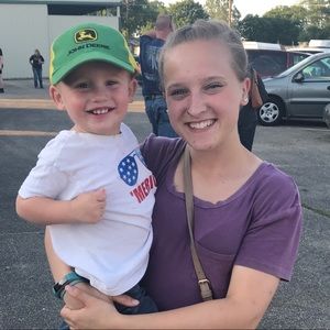 Meet your Posher, Emily