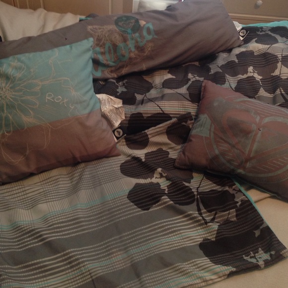 Roxy Twin XL Bedding!! - Picture 2 of 4