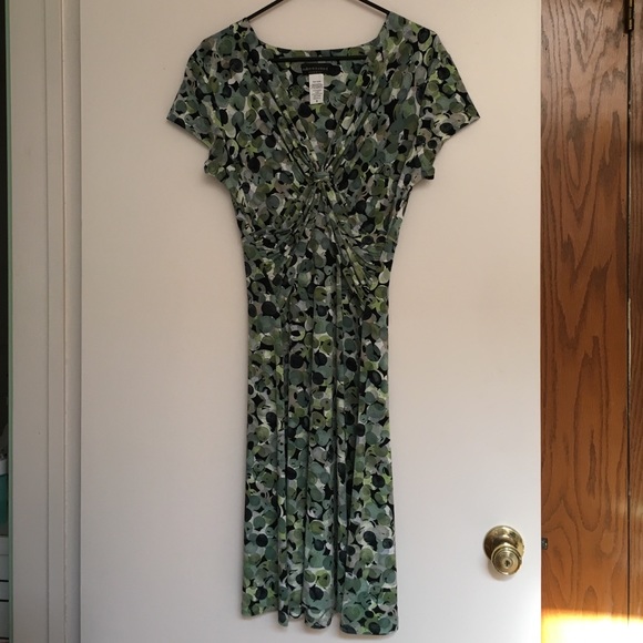 Dresses & Skirts - ✳️◾️V-Neck Dress◾️✳️