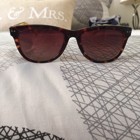 Two tone Cole Haan sunglasses