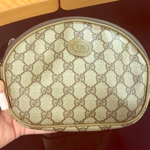 💯 Authentic Gucci purse over the shoulder purse