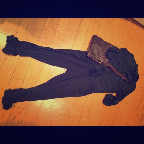 BCBG Maxazria navy jumper in perfect condition