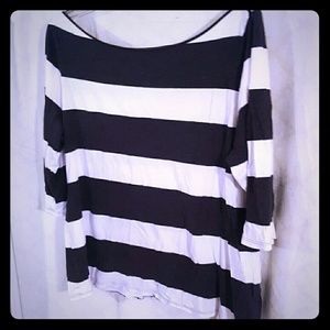 Boat neck Old Navy tee