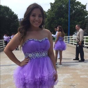 Meet your Posher, Yesenia