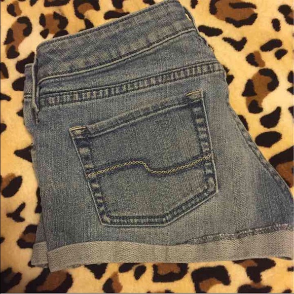 Tilt Jean Shorts Size 1 - Picture 2 of 3