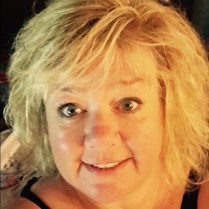 Meet your Posher, Angie