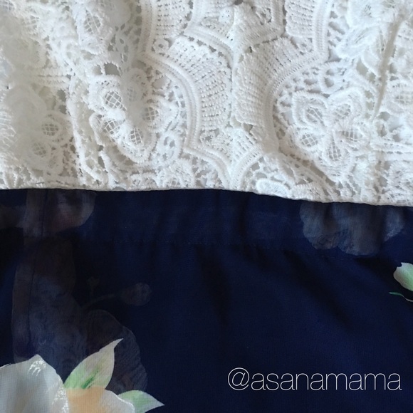 🆕Last one! Floral Chiffon and Lace Dress - Picture 3 of 4