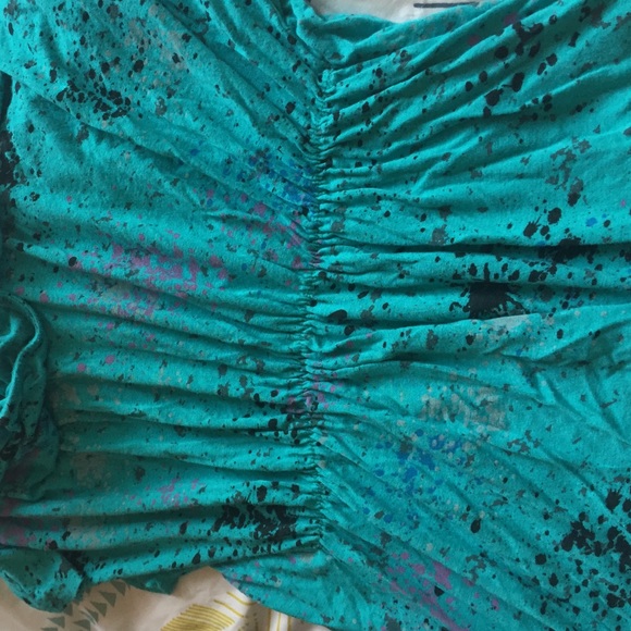 🎉4 for 20$ Super soft splattered top - Picture 3 of 3