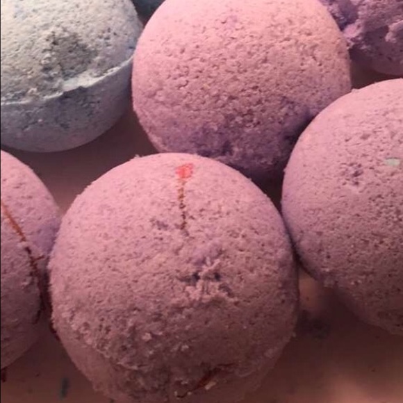 Rose handmade bath bomb