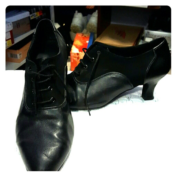 Very Fine dance shoes, practice shoes. Size 10