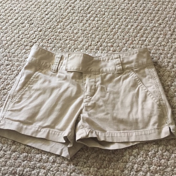 Khaki Express Shorts - Picture 1 of 2