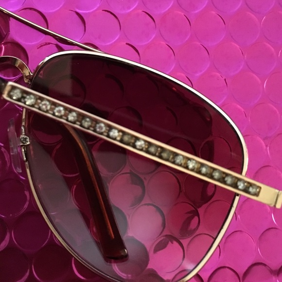 Sunnies - Picture 2 of 4