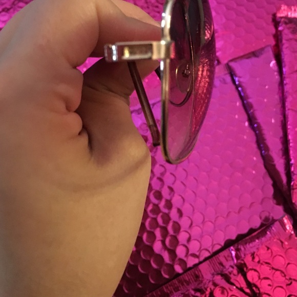 Sunnies - Picture 3 of 4