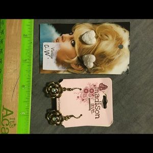 Cute earrings!