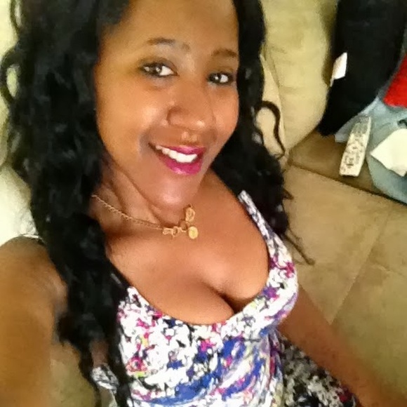 Meet your Posher, Crystal - Picture 2 of 3