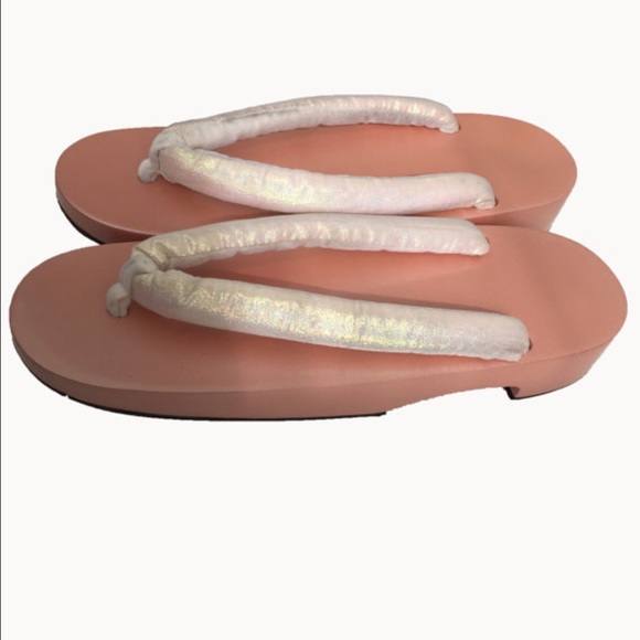 Authentic Japanese Flip Flops - Picture 3 of 3