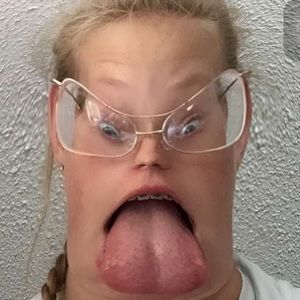 Meet your Posher, Candace