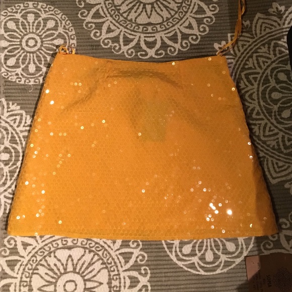 Judith March Sequined Yellow Skirt (size large)