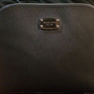 Michael kors navy blue cross bag