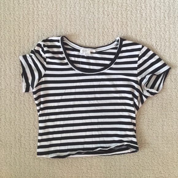 Black and white crop top