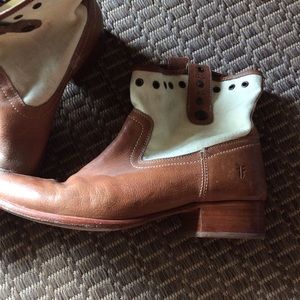 Frye Shoes - Frye booties hardly worn Frye Shoes - Frye booties hardly worn