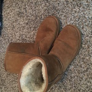 Men's UGG bomber boots