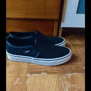 BLACK LEATHER PERFORATED VANS 6.5womens