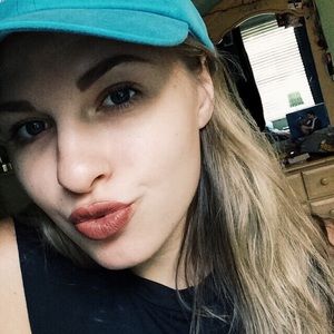 Meet your Posher, Lexi