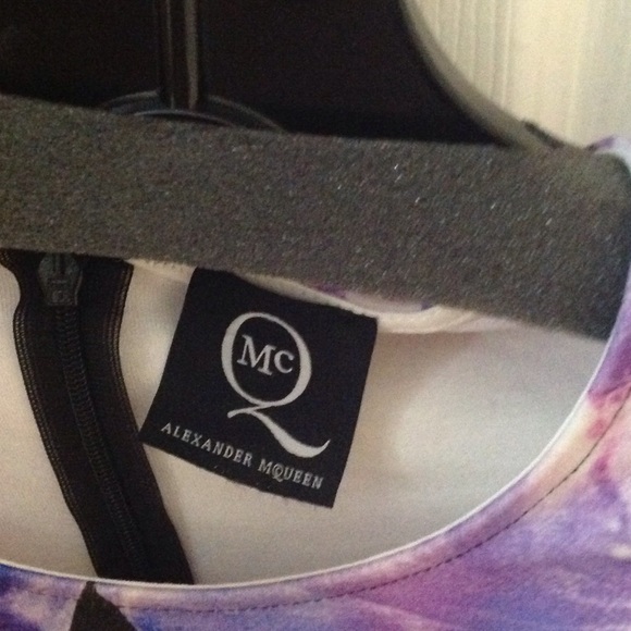 Dress - Picture 2 of 4