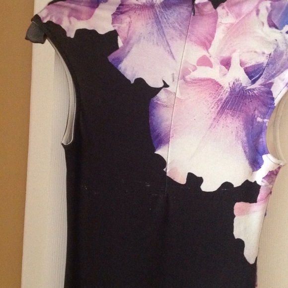 Dress - Picture 4 of 4